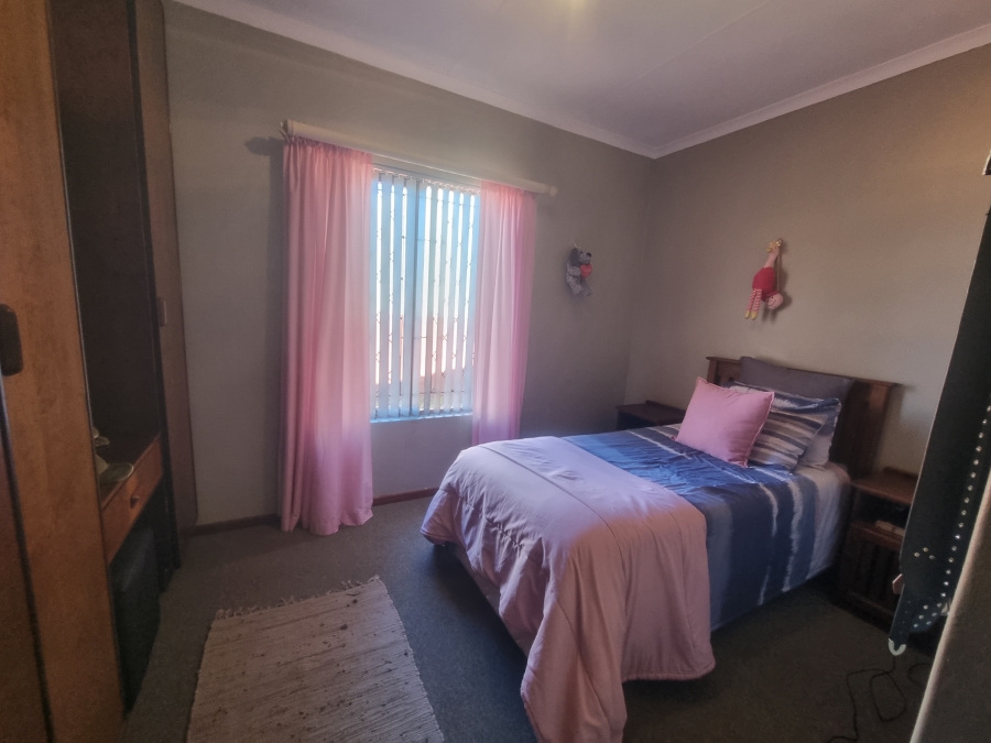 6 Bedroom Property for Sale in Heiderand Western Cape